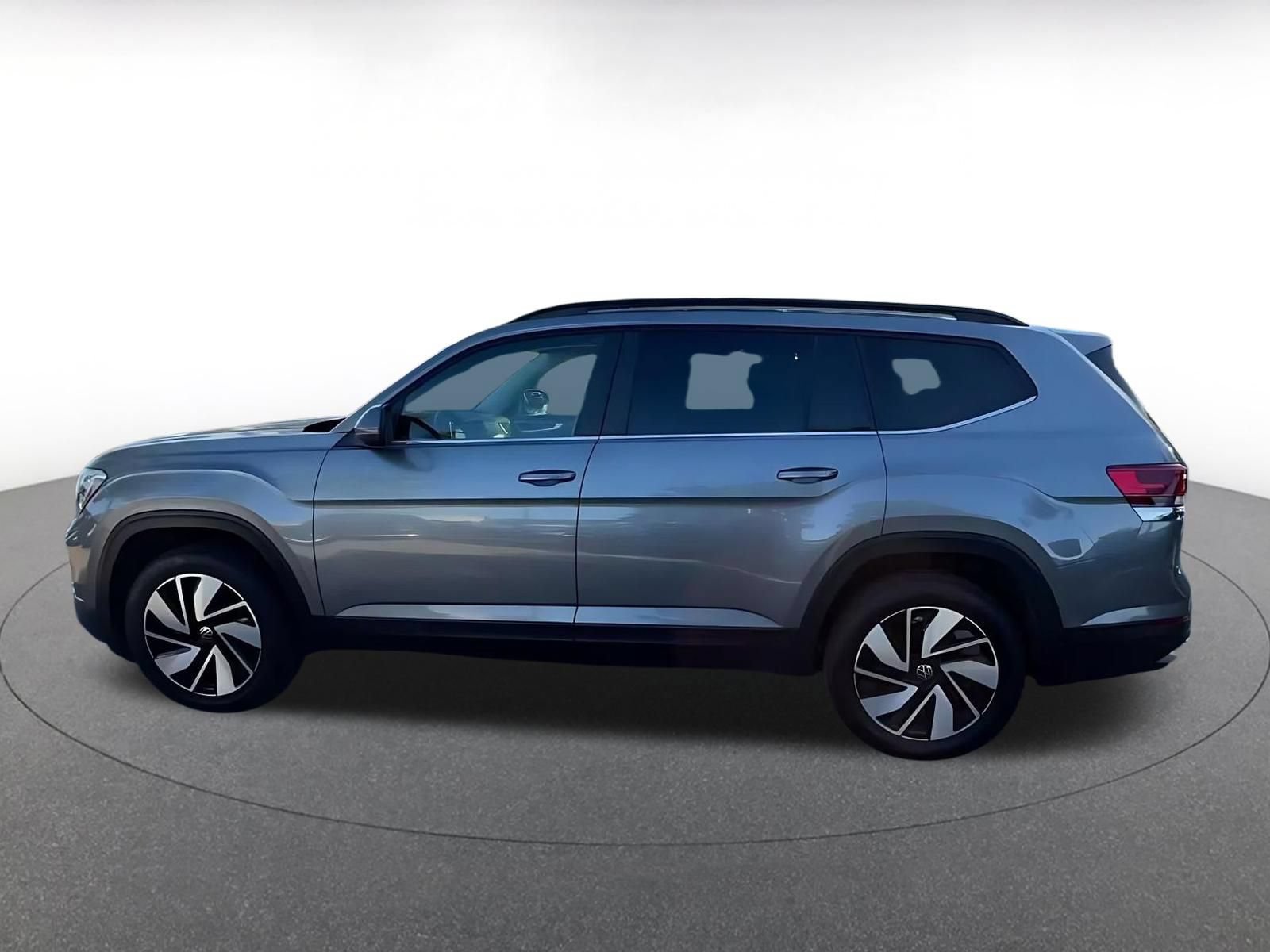 Used 2025 Volkswagen Atlas SE AWD/4WD image 8