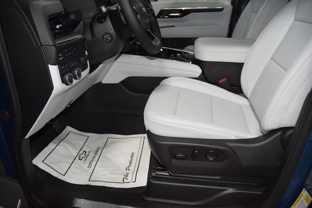 New 2026 Chevrolet Suburban Premier AWD/4WD image 40