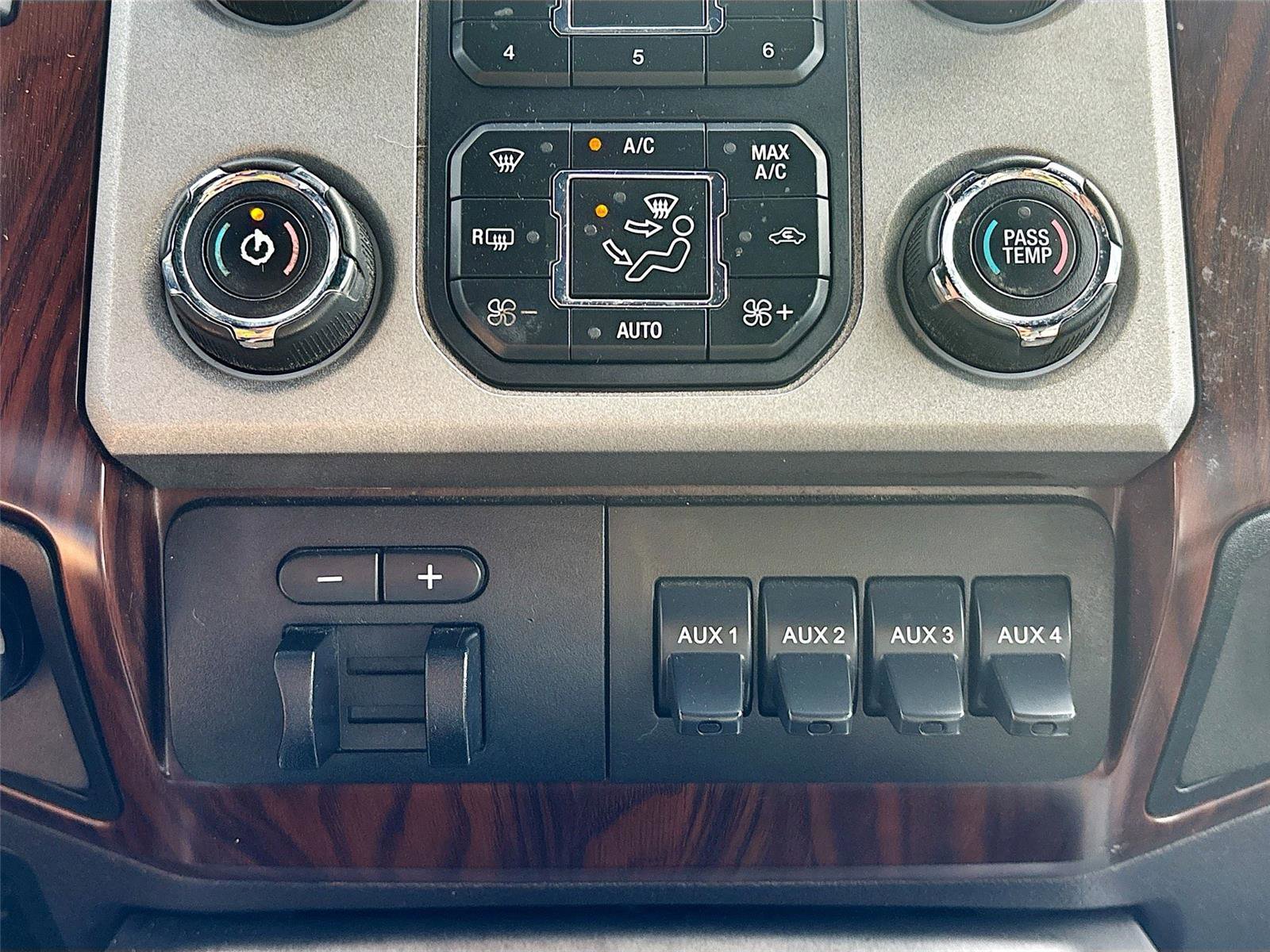 Used 2016 Ford F250 Lariat w/ Lariat Ultimate Package image 16