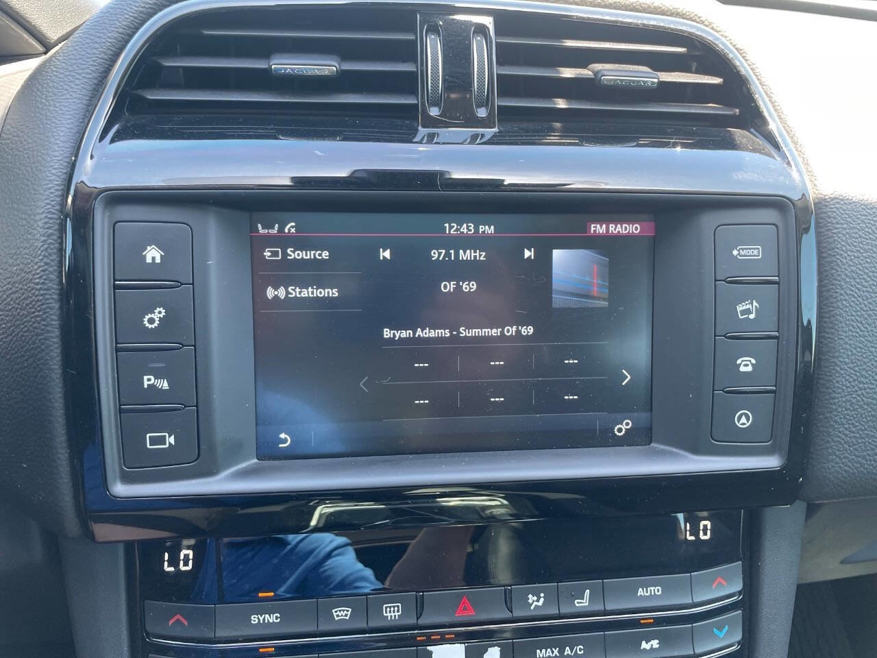 Used 2018 Jaguar F-PACE Premium AWD/4WD image 42