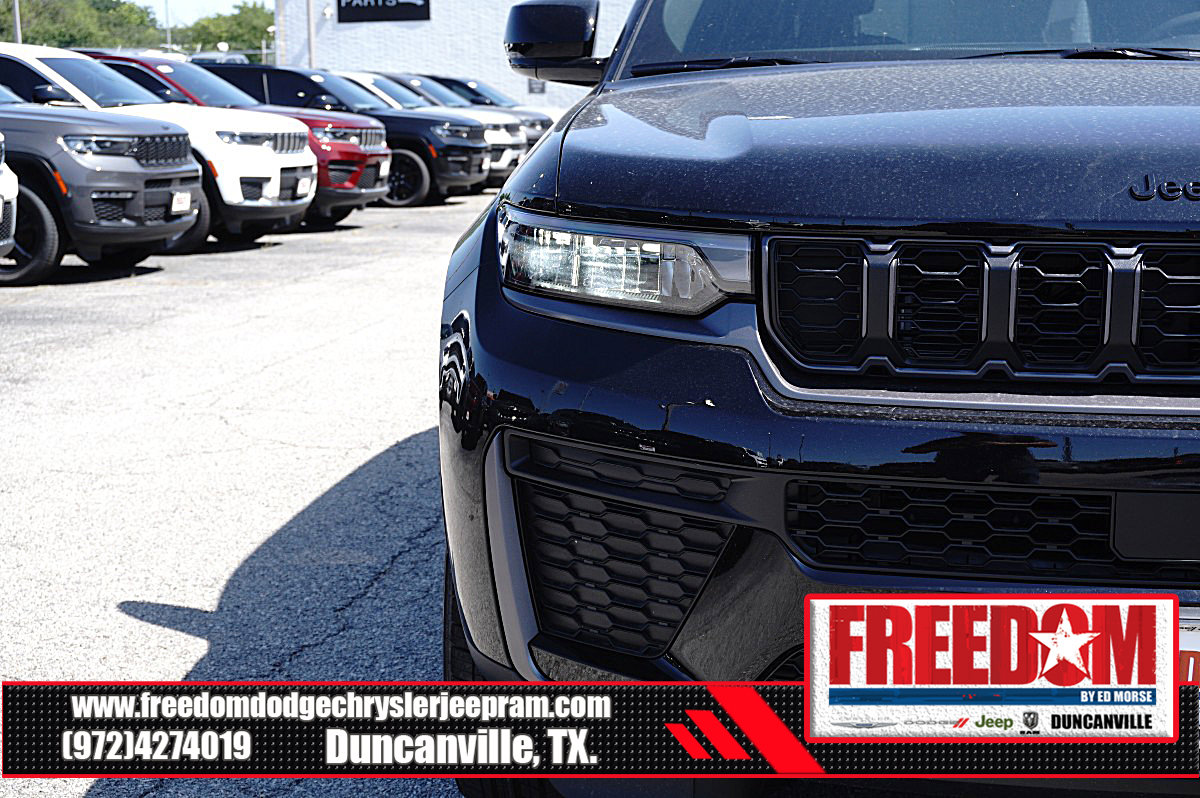 New 2026 Jeep Grand Cherokee Altitude RWD image 42