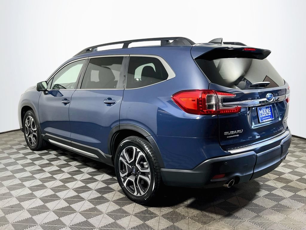Used 2023 Subaru Ascent Limited w/ Technology Package AWD/4WD image 5