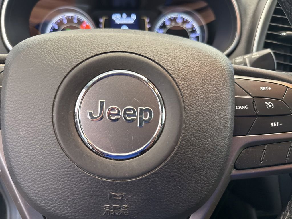 Used 2019 Jeep Cherokee Latitude Plus AWD/4WD image 17