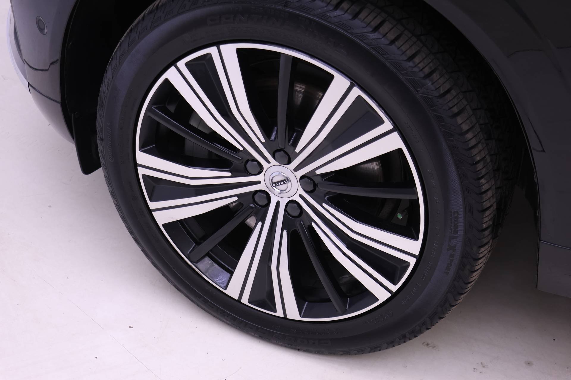 Certified 2022 Volvo XC60 B6 Inscription w/ Advanced Package image 24