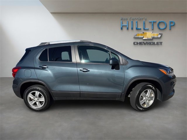 Used 2022 Chevrolet Trax LT w/ LT Convenience Package image 3