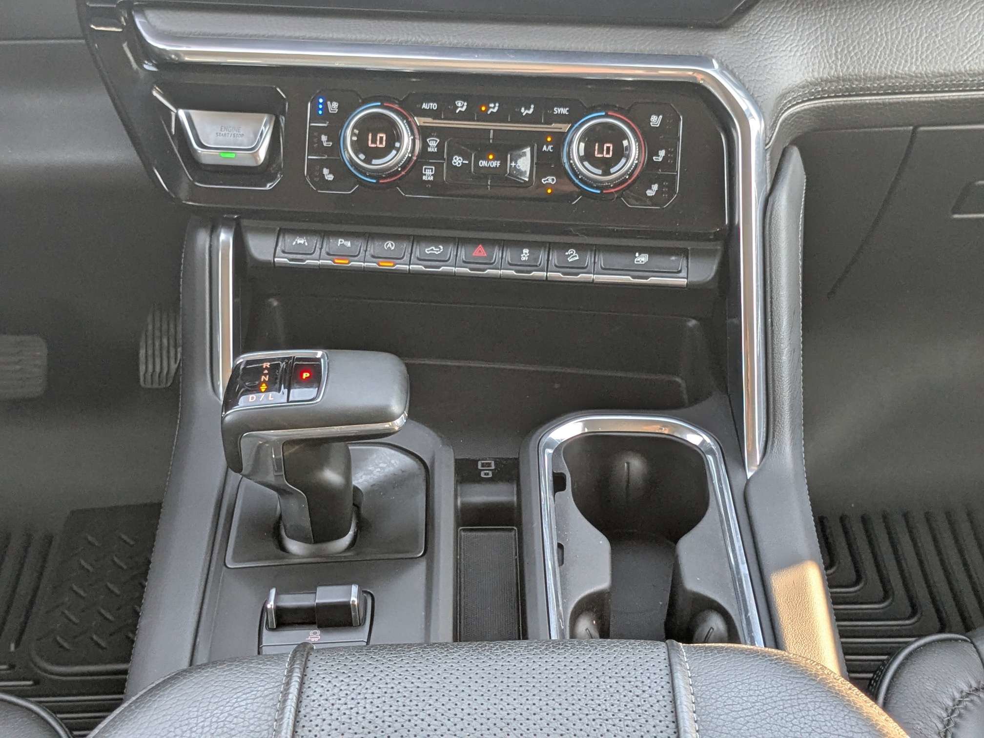 Used 2024 GMC Sierra 1500 Denali w/ Denali Reserve Package AWD/4WD image 23