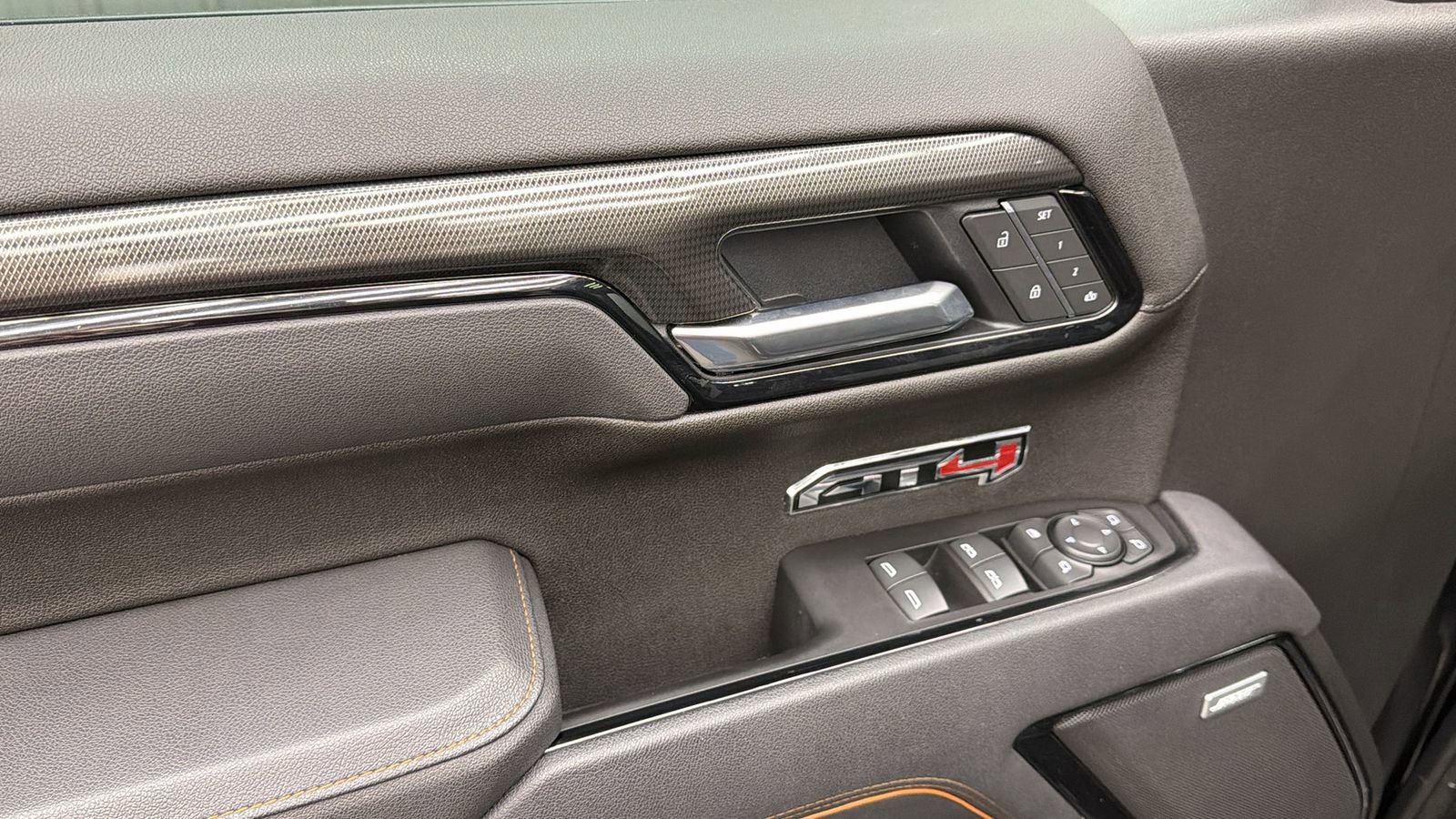 Used 2025 GMC Sierra 1500 AT4 w/ Technology Package image 33