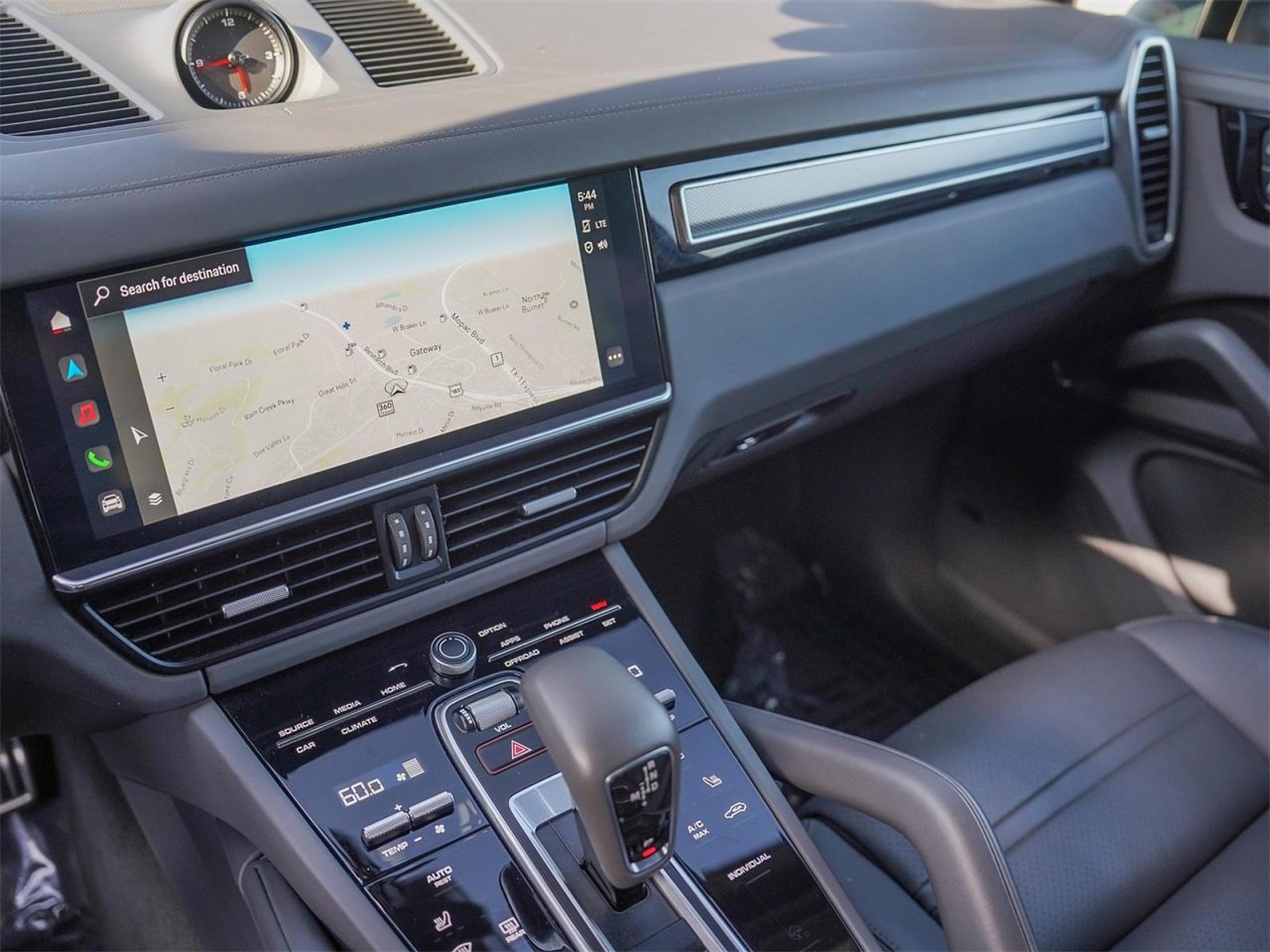 Certified 2023 Porsche Cayenne S Platinum image 22