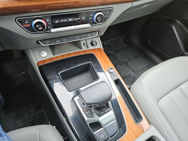 Used 2023 Audi Q5 2.0T Premium w/ Convenience Package image 25