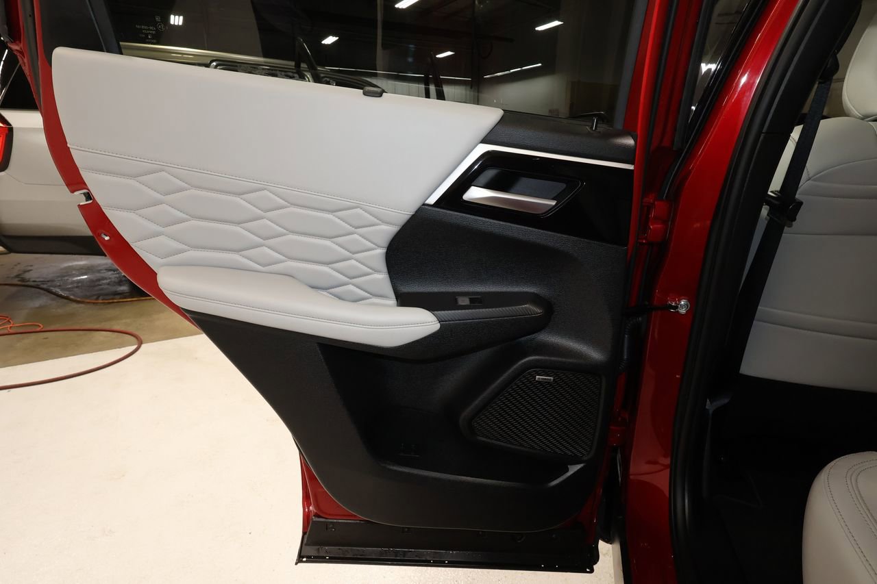 Used 2025 Mitsubishi Outlander SEL FWD image 21