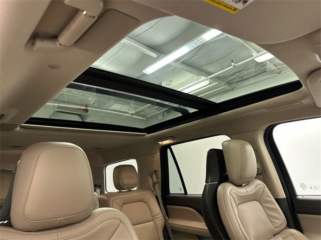 Used 2022 Lincoln Navigator Reserve image 15
