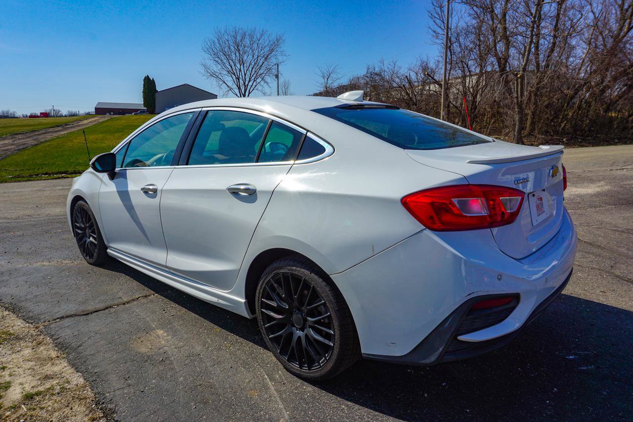 Used 2017 Chevrolet Cruze Premier FWD image 41