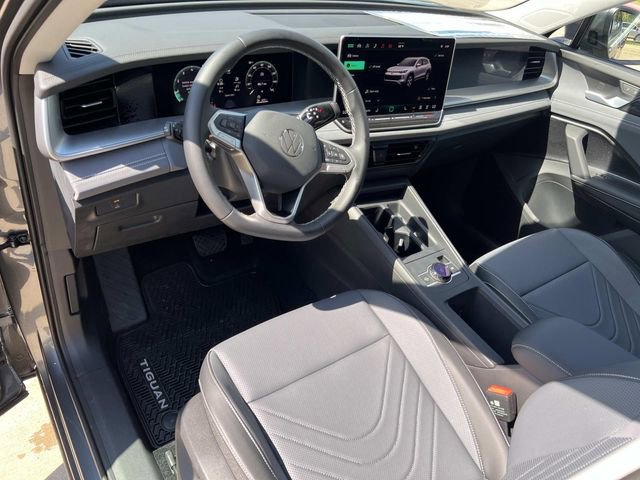 New 2026 Volkswagen Tiguan SE image 13