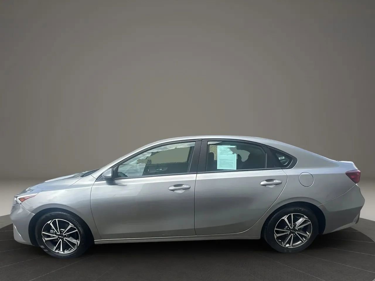 Used 2023 Kia Forte LXS image 8