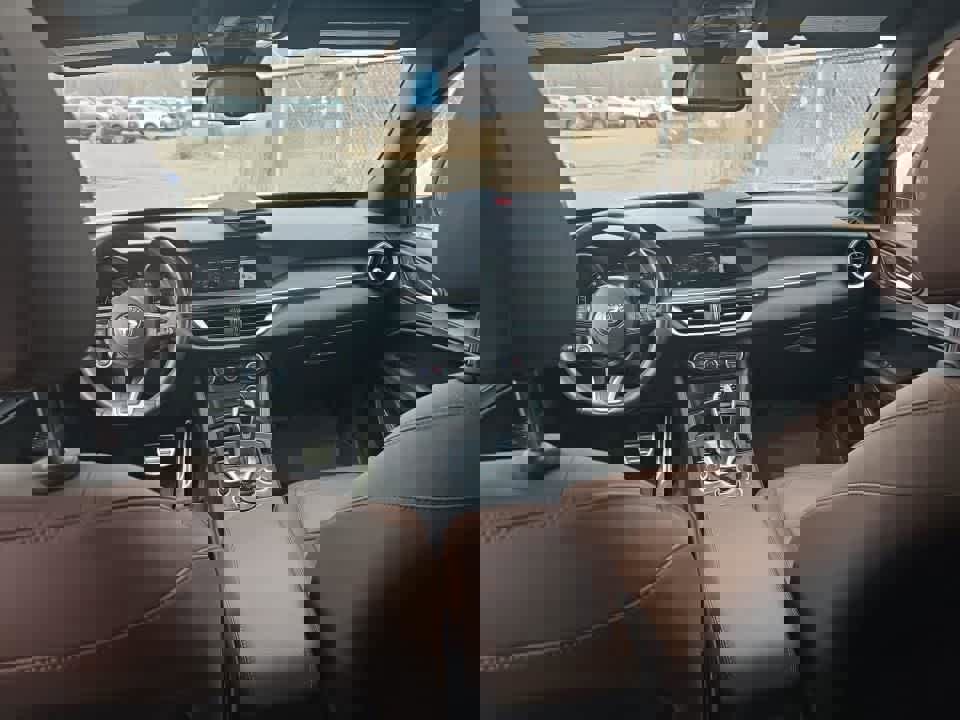 Used 2023 Alfa Romeo Stelvio Ti image 6