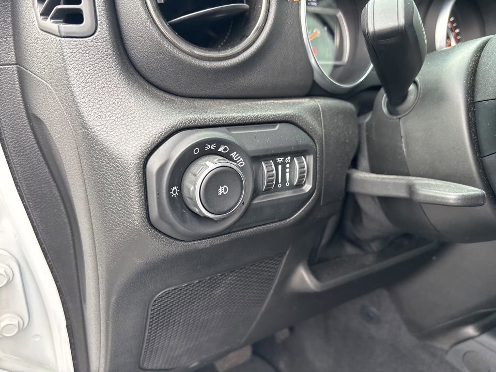 Used 2021 Jeep Wrangler Unlimited Sahara image 5