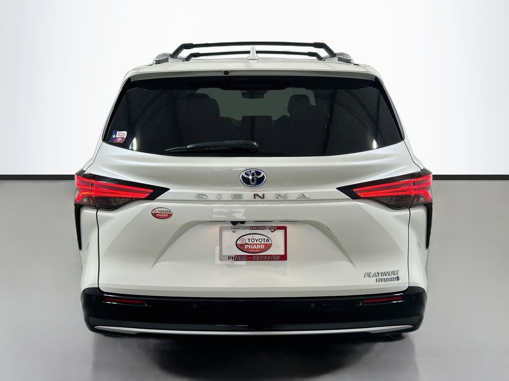 Used 2021 Toyota Sienna Platinum FWD image 5