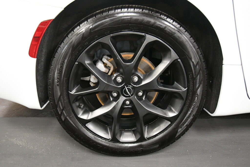 Used 2025 Chrysler Pacifica Limited FWD image 35