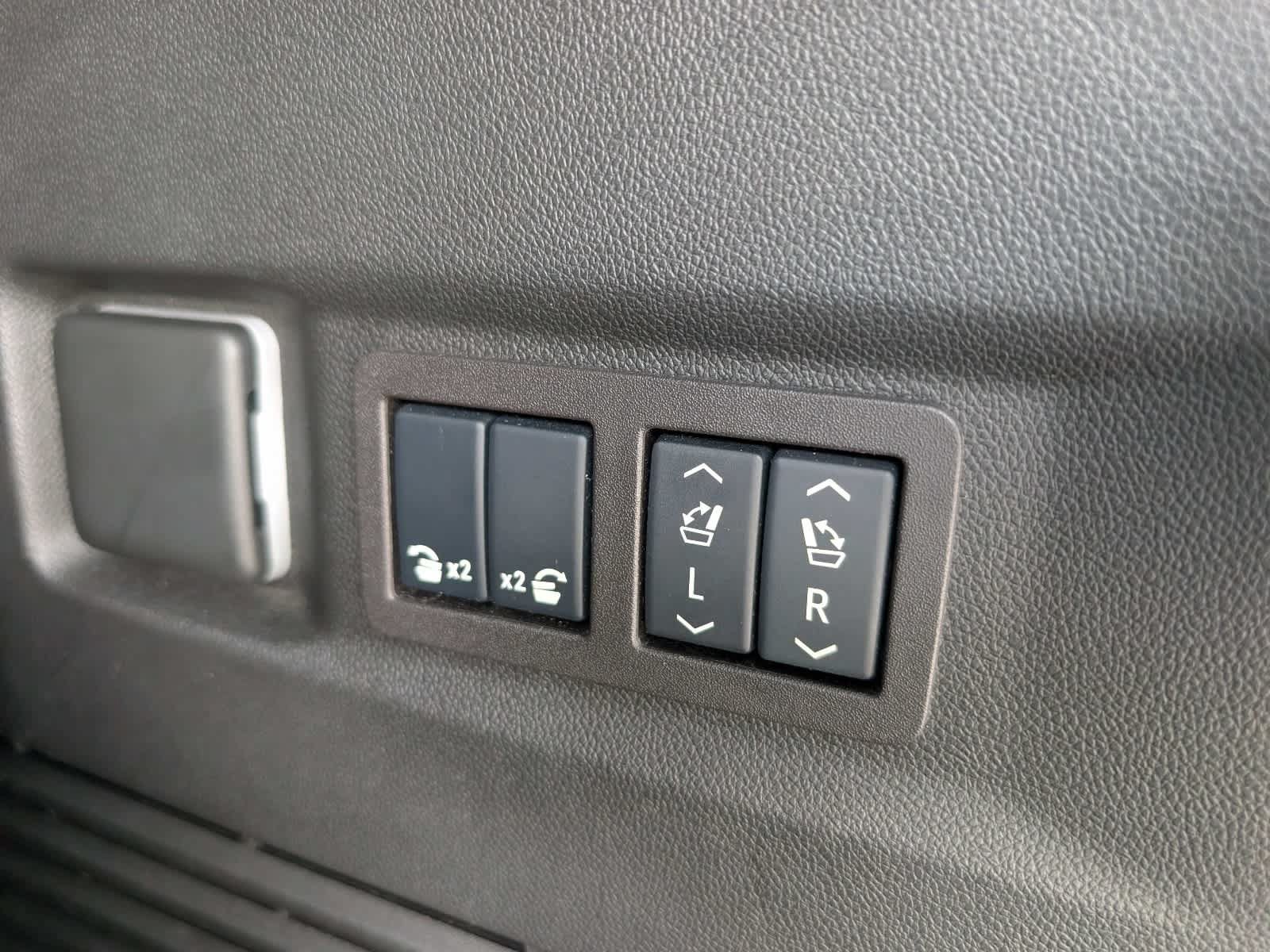 Certified 2024 GMC Yukon Denali Ultimate AWD/4WD image 14