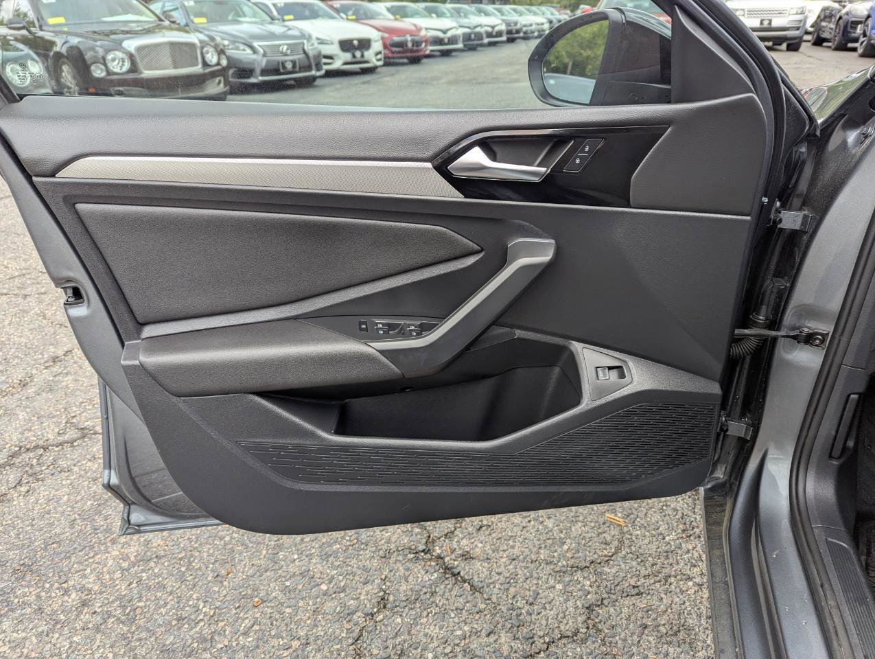 Used 2020 Volkswagen Jetta R-Line FWD image 11