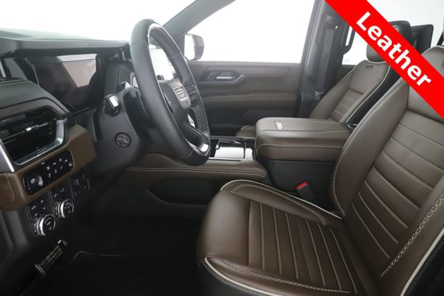 Used 2025 GMC Yukon Denali Ultimate AWD/4WD image 17