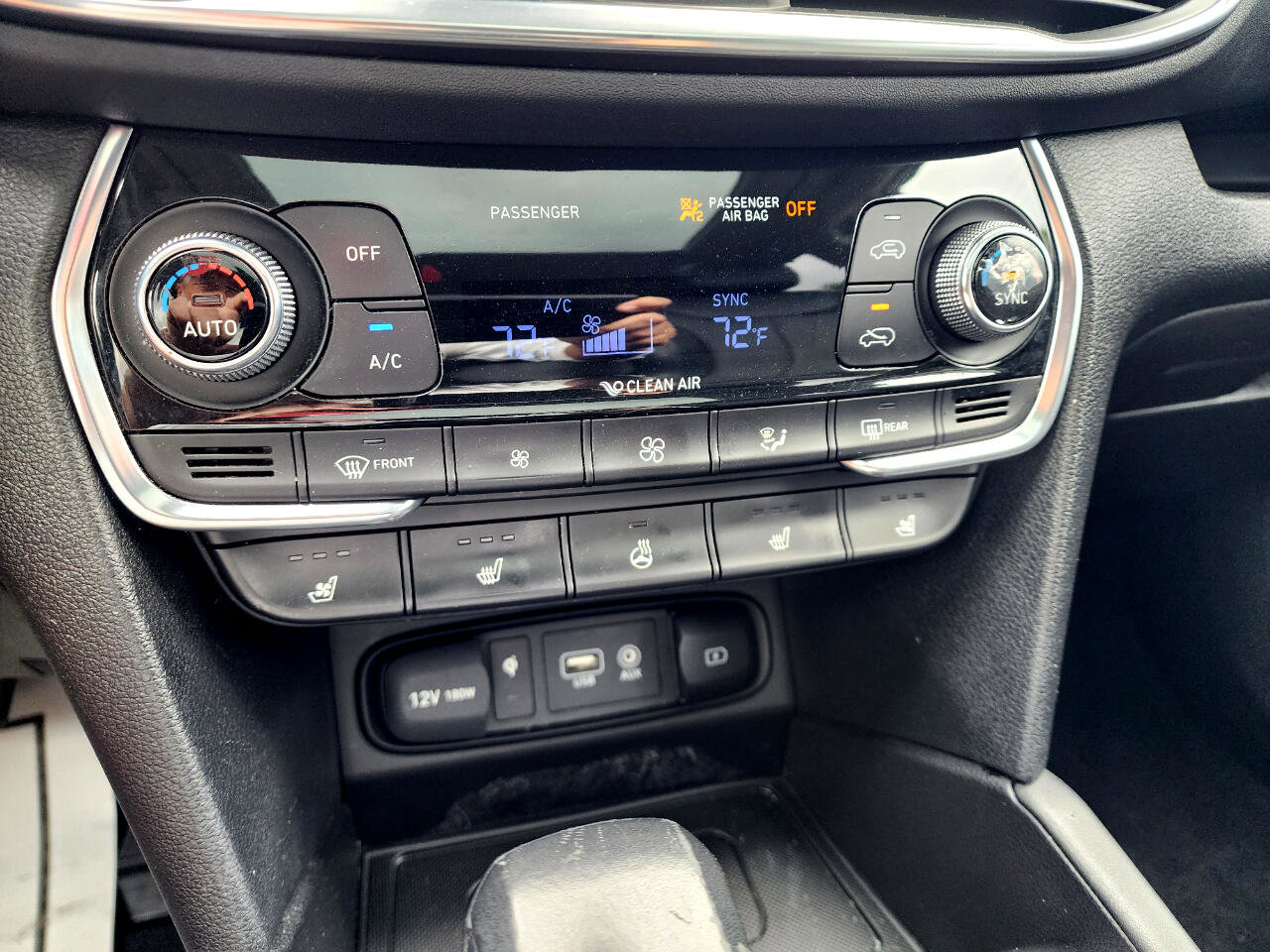 Used 2020 Hyundai Santa Fe Limited image 25