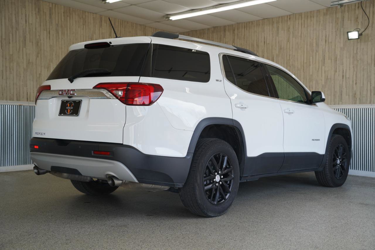 Used 2018 GMC Acadia SLT FWD image 10