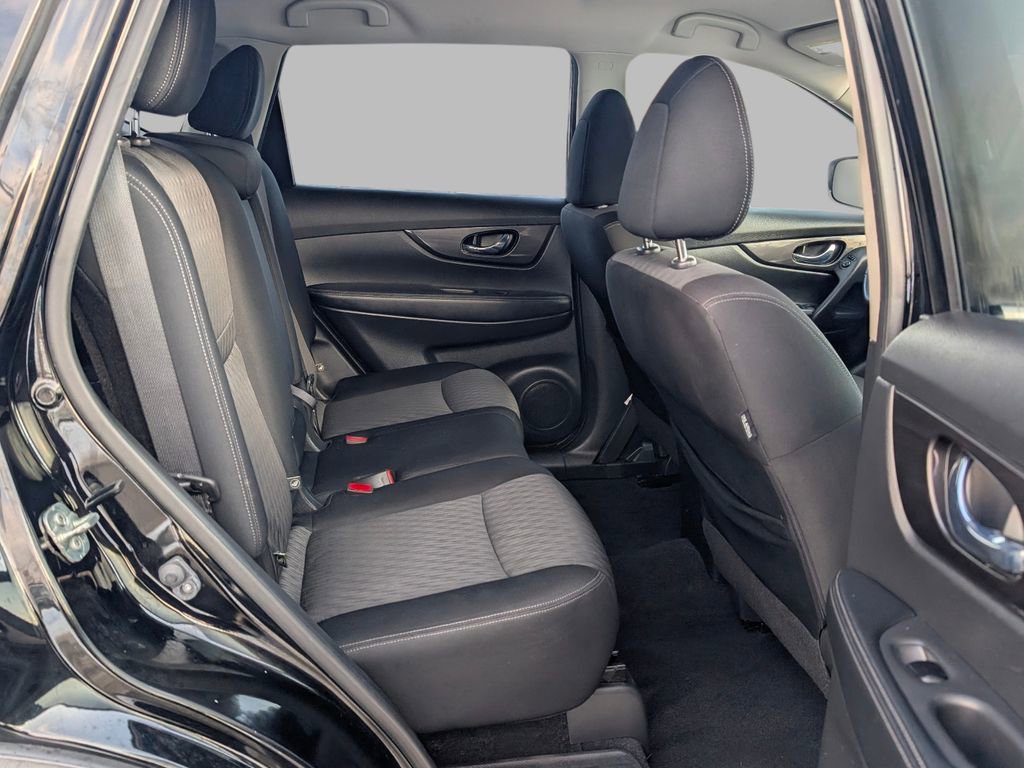 Used 2019 Nissan Rogue SV image 10