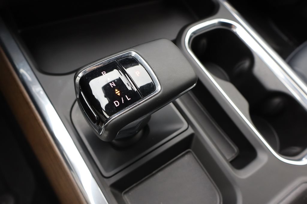 Used 2023 Chevrolet Silverado 1500 High Country w/ High Country Premium Package AWD/4WD image 8