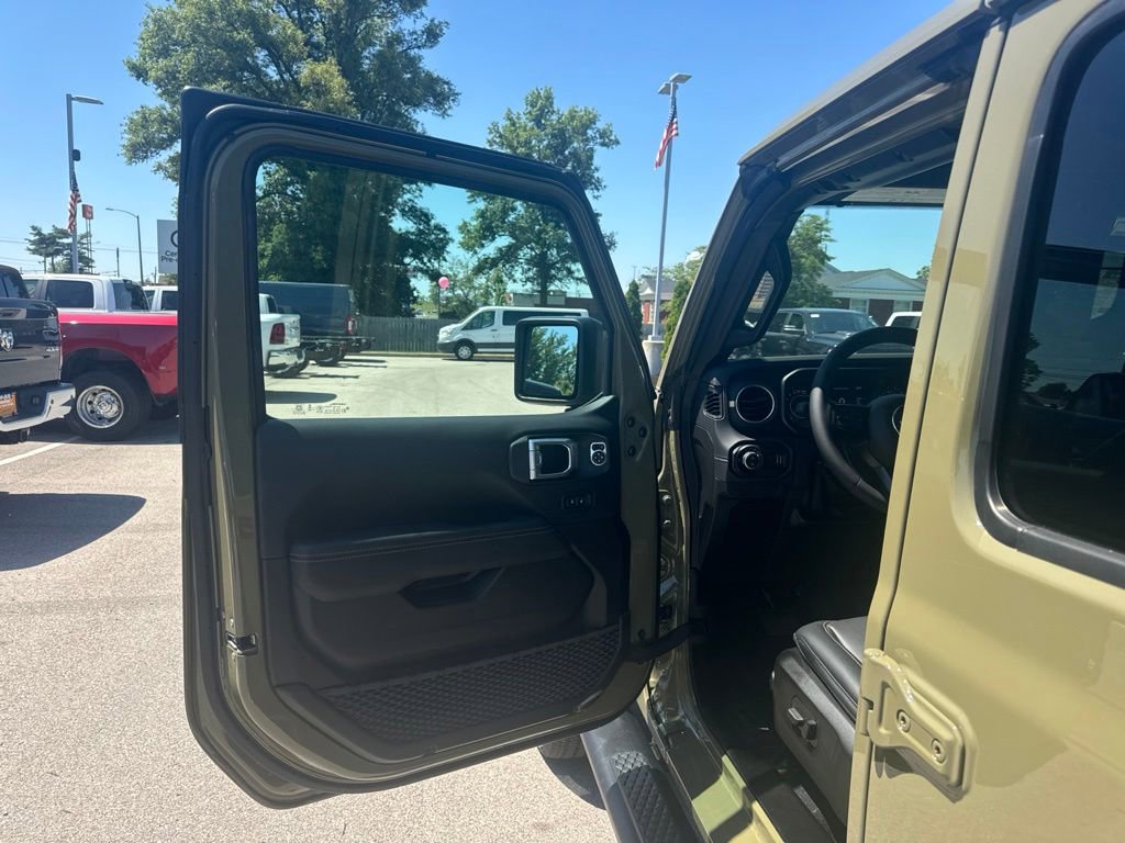 New 2026 Jeep Gladiator Sport AWD/4WD image 9