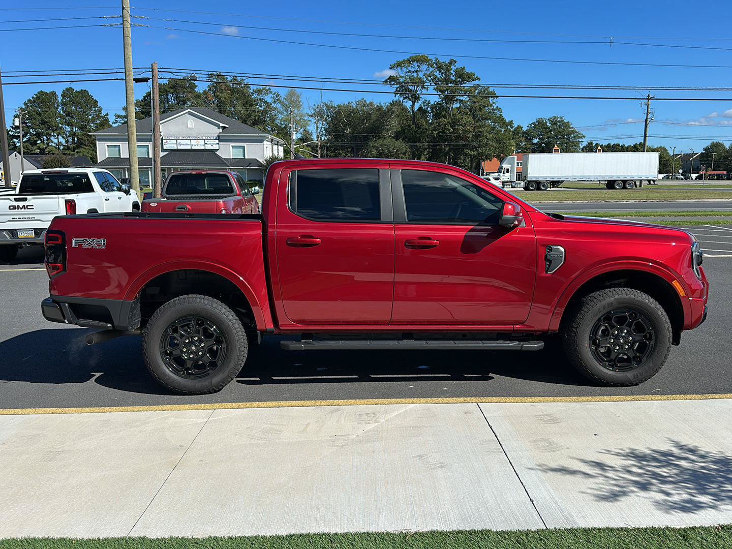Used 2026 Ford Ranger Lariat w/ FX4 Off-Road Package AWD/4WD image 4