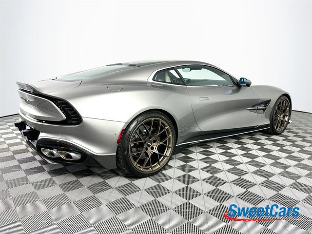 Used 2025 Aston Martin Vanquish RWD image 7