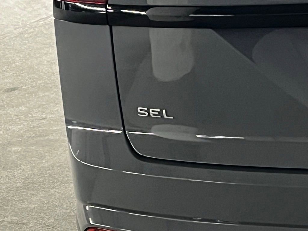 Used 2023 Volkswagen Atlas Cross Sport SEL R-Line image 37