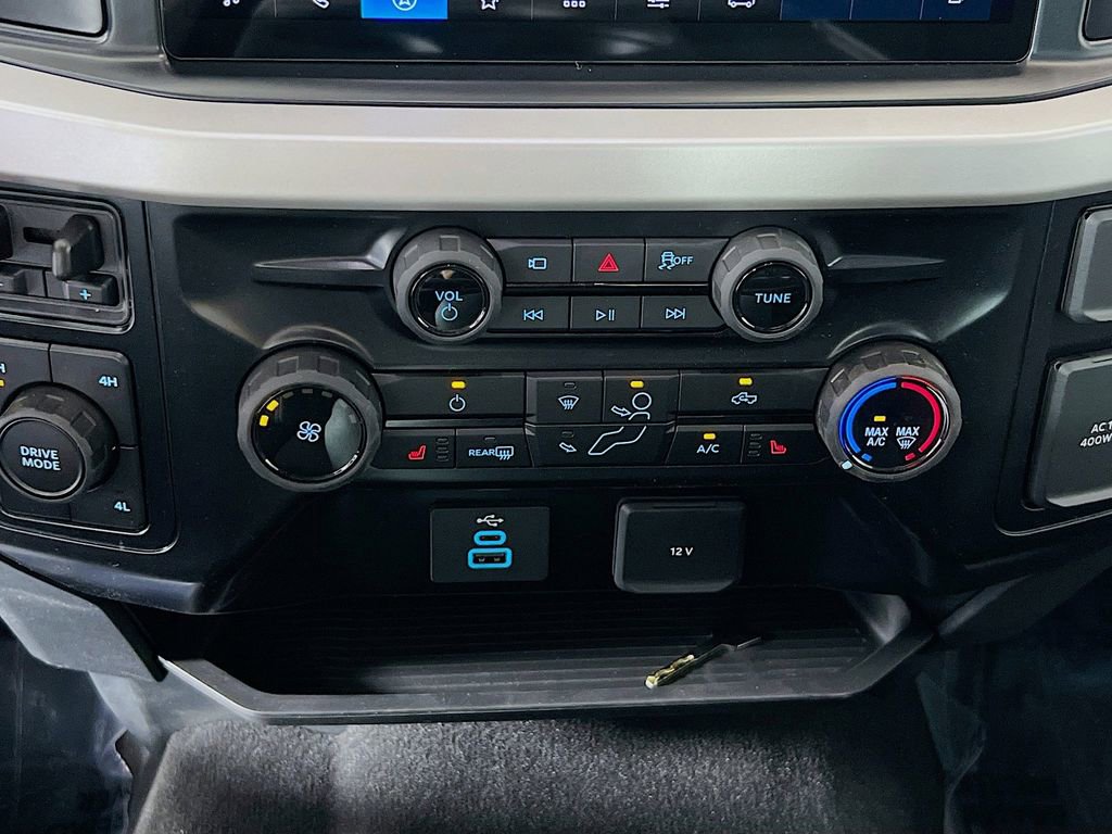New 2025 Ford F350 XLT w/ Black Appearance Package image 9