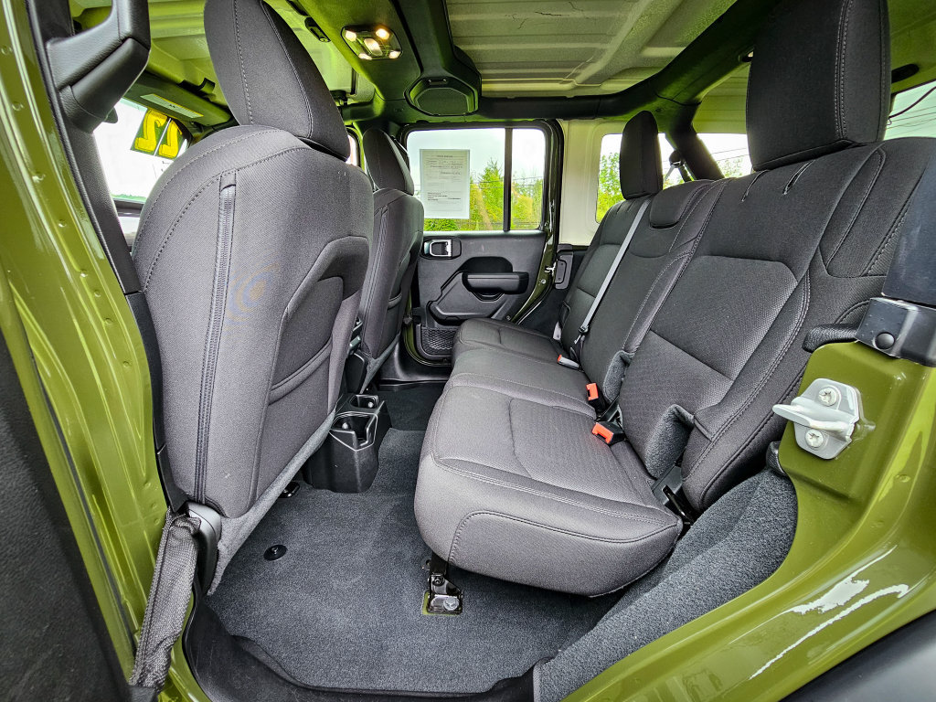 Used 2022 Jeep Wrangler Unlimited Sport AWD/4WD image 29