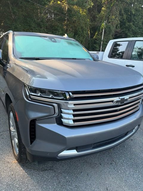 Used 2021 Chevrolet Suburban High Country w/ Premium Package AWD/4WD image 3