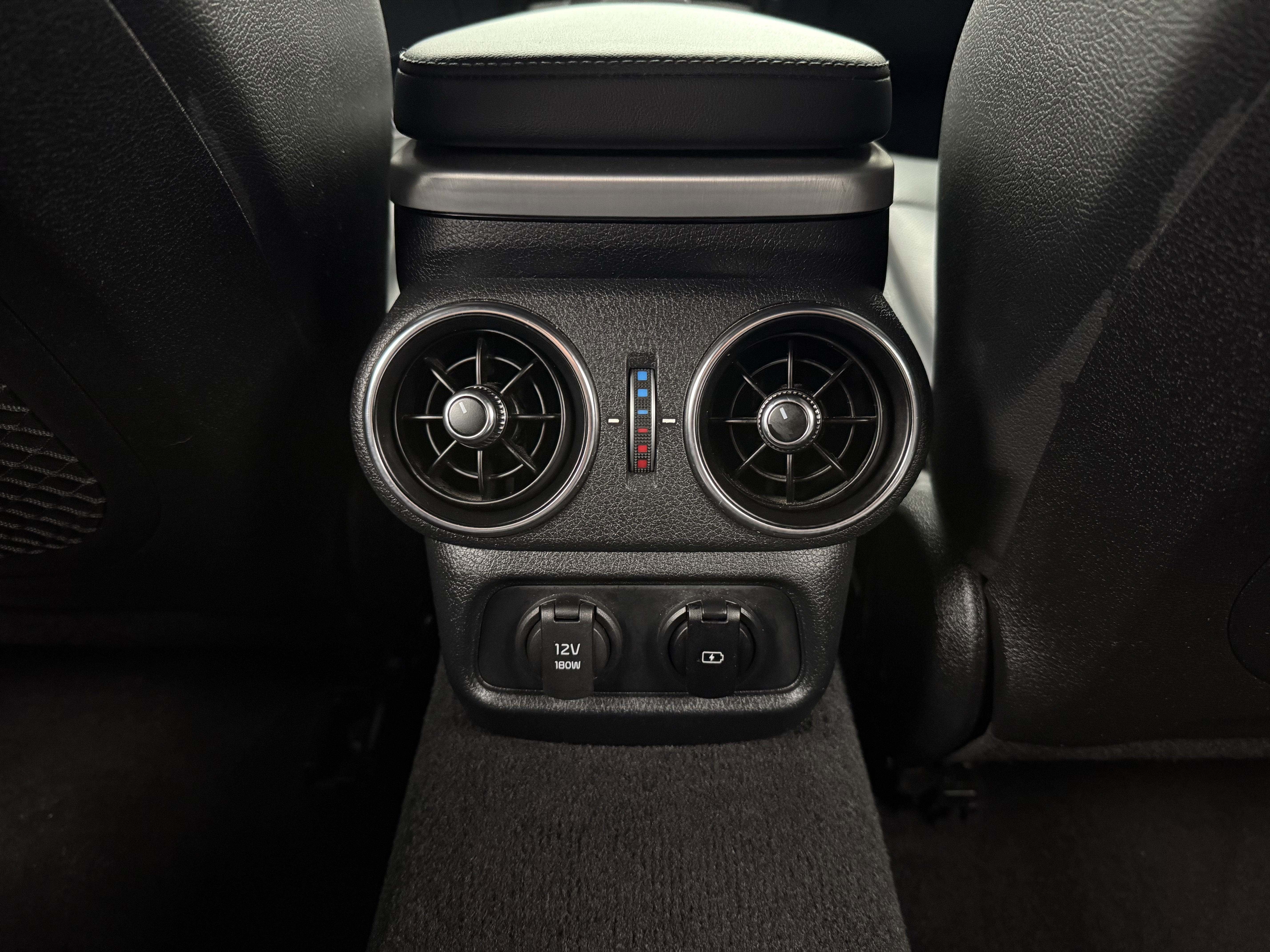 Used 2020 Kia Stinger GT image 32