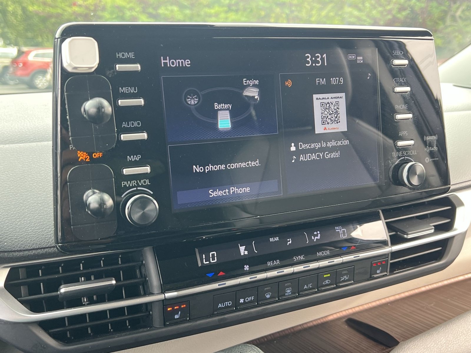 Used 2023 Toyota Sienna XLE FWD image 19