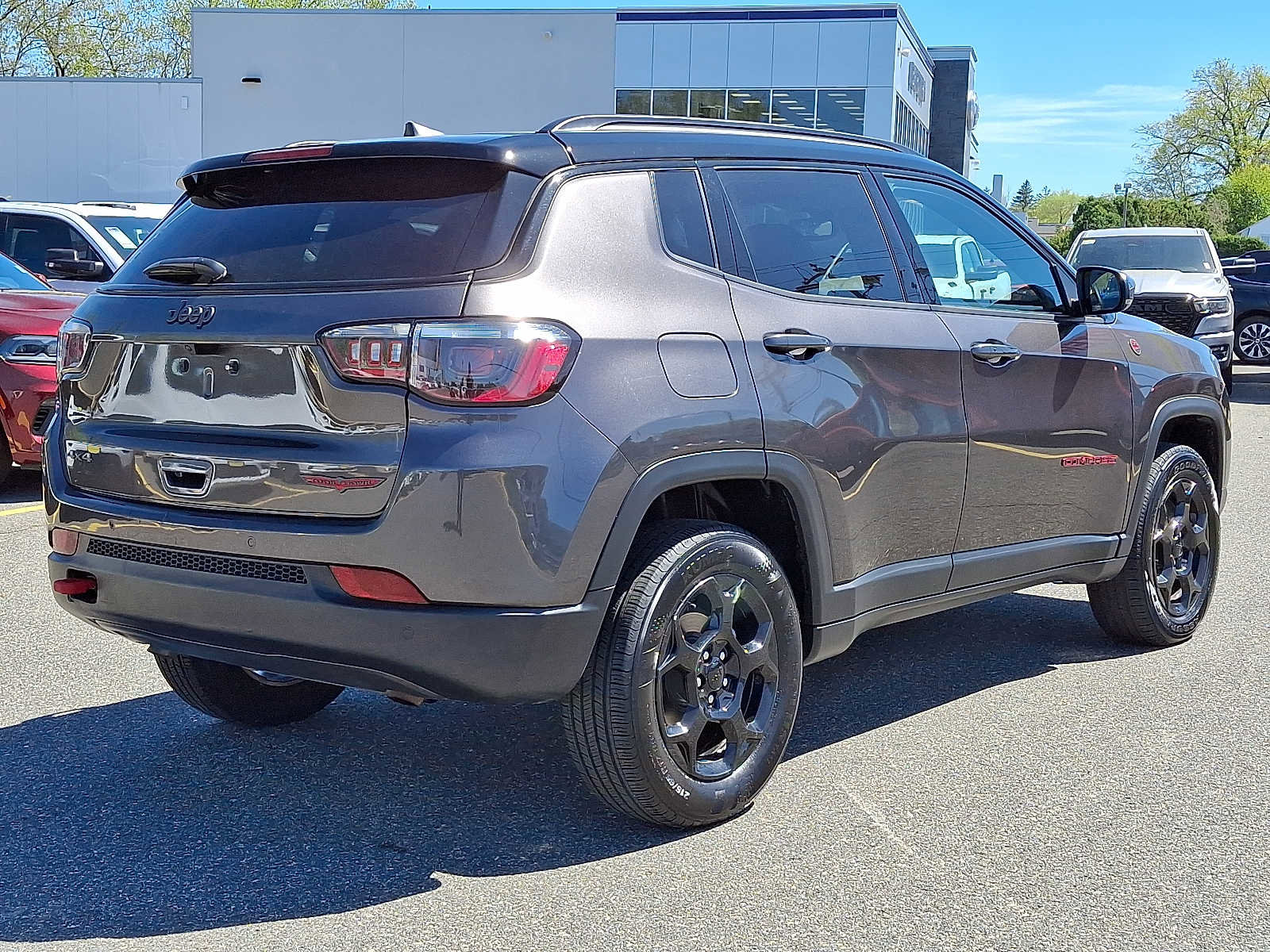 Used 2024 Jeep Compass Trailhawk image 7