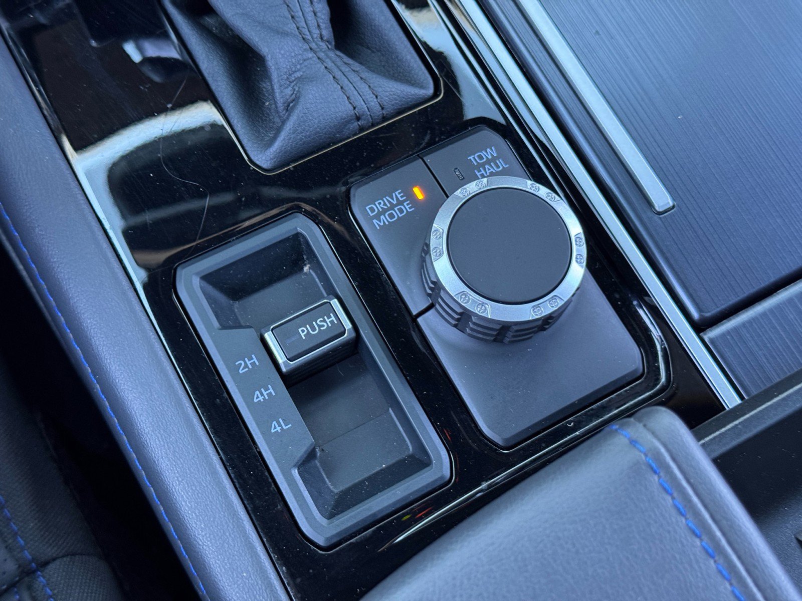 Used 2024 Toyota Sequoia Platinum image 34