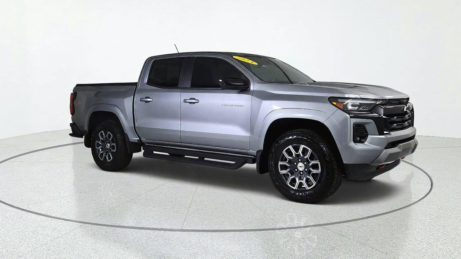 Used 2024 Chevrolet Colorado Z71 w/ Z71 Convenience Package 2 AWD/4WD image 8