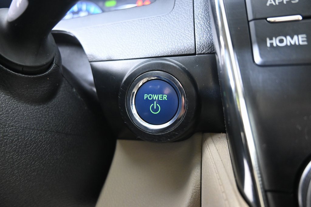 Used 2014 Toyota Camry LE image 31