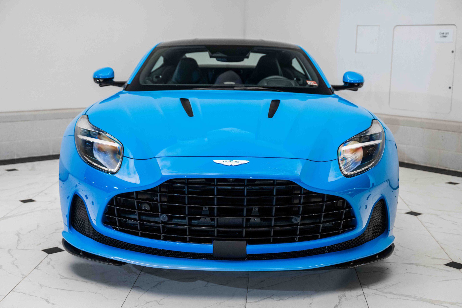 Used 2024 Aston Martin DB12 Coupe image 7