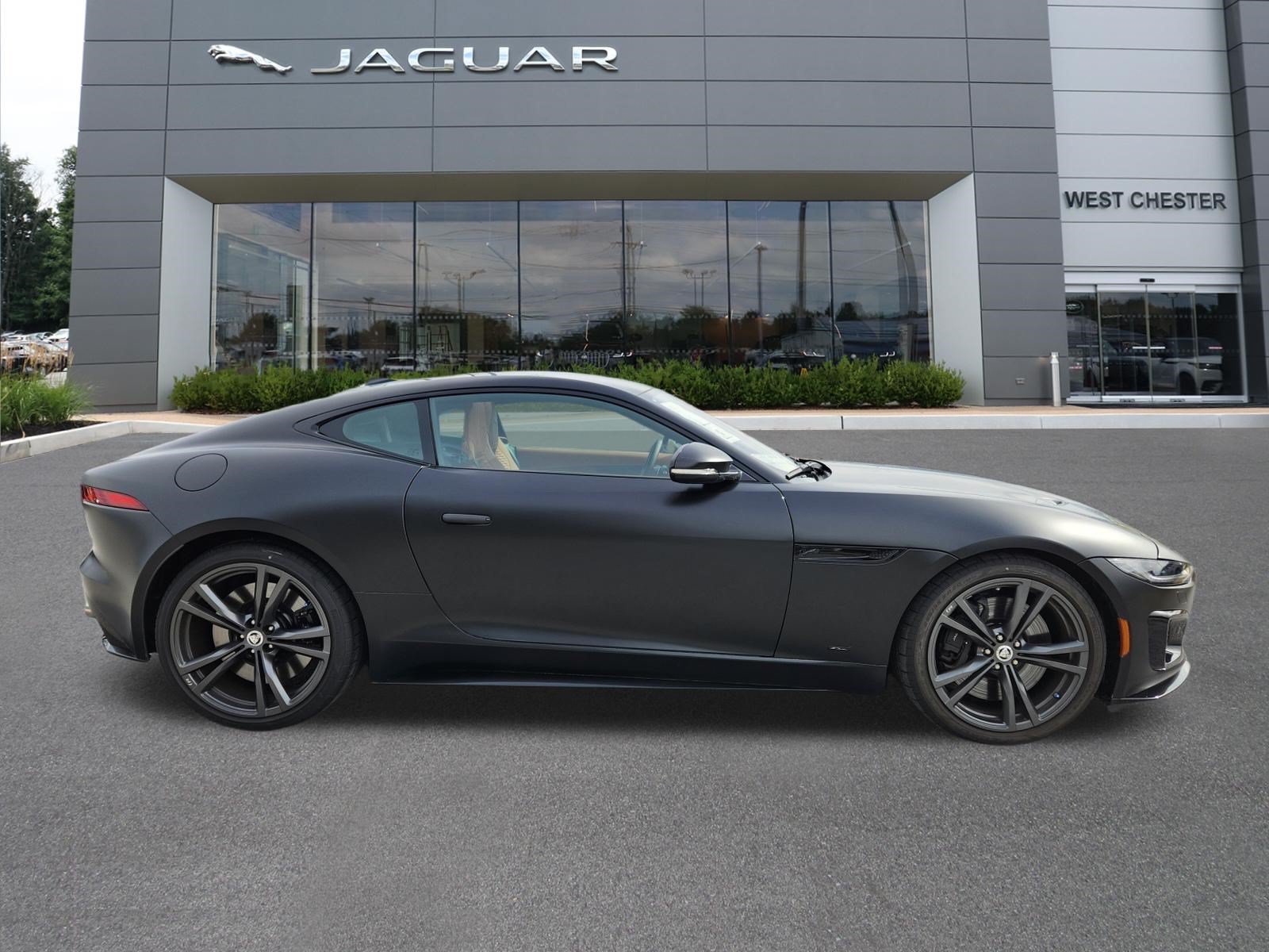 Used 2024 Jaguar F-TYPE R AWD/4WD image 6