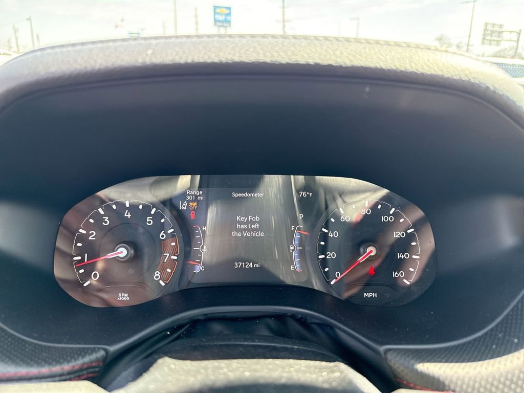 Used 2025 Jeep Compass Trailhawk image 16