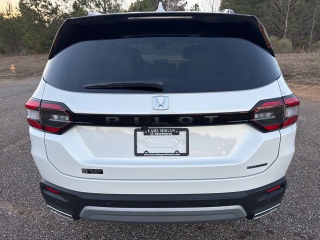 New 2025 Honda Pilot Touring image 8