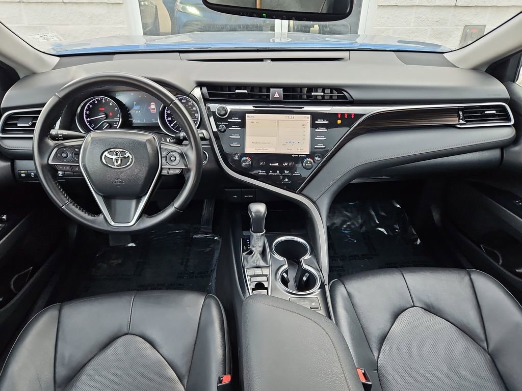 Used 2020 Toyota Camry XLE image 9