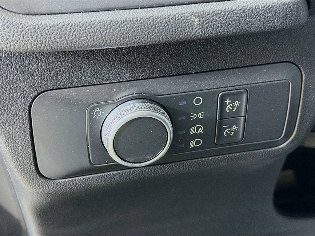 Used 2022 Ford Escape SE image 29