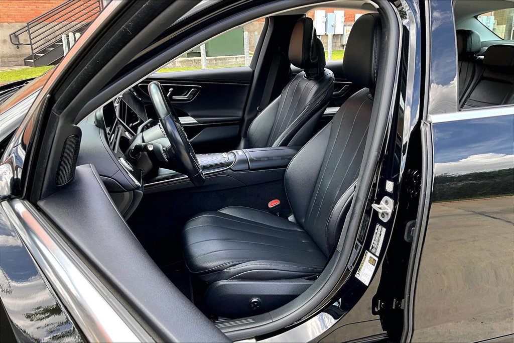 Used 2025 Mercedes-Benz E 350 Sedan image 33