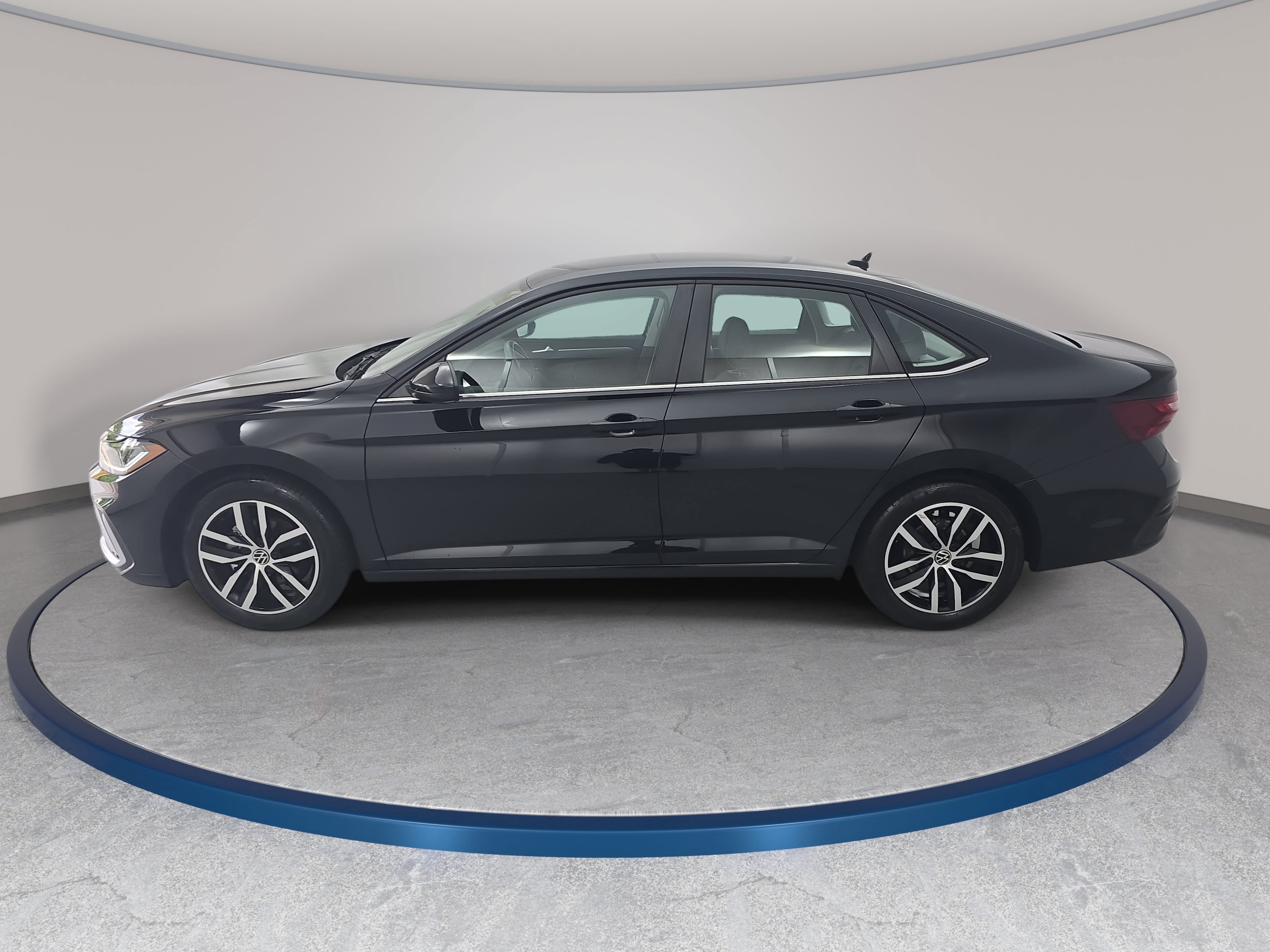 Certified 2025 Volkswagen Jetta SE FWD image 8